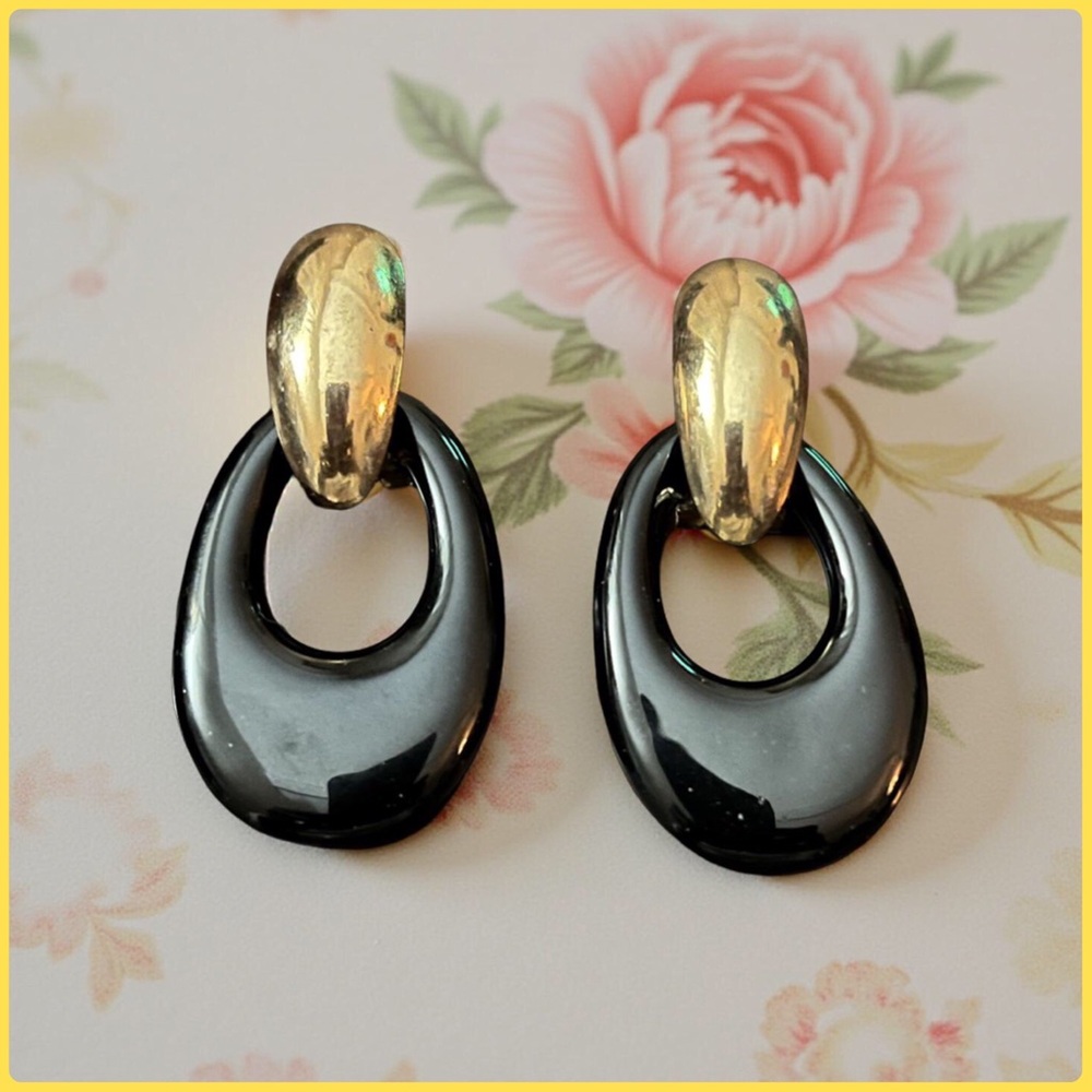 2 in 1 Gold and Black Oval Drop Earrings